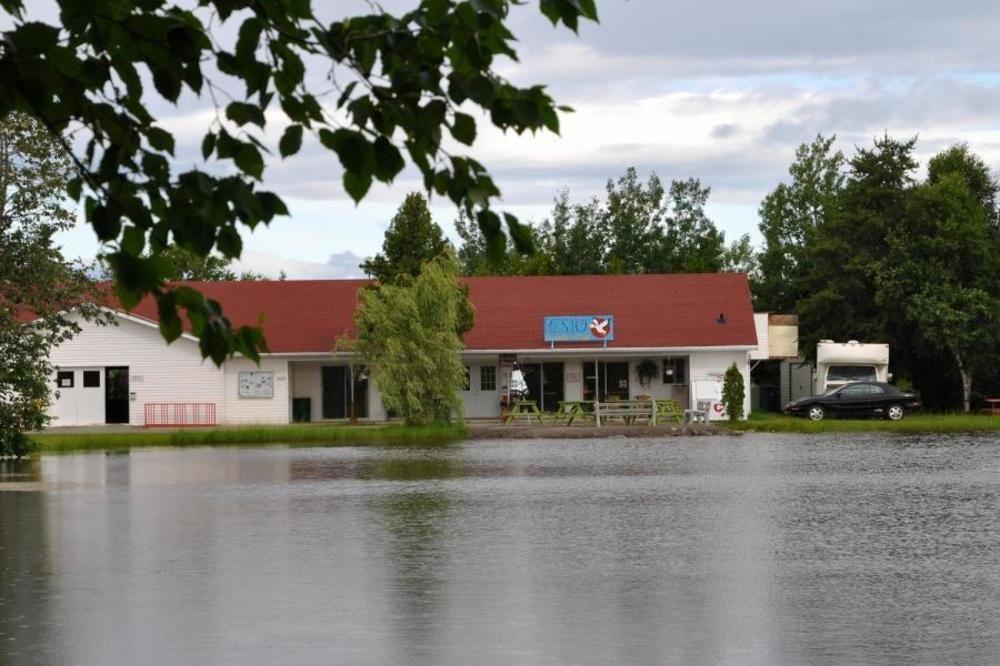 圣让波若利 Camping & Chalets De La Demi-Lieue酒店 外观 照片
